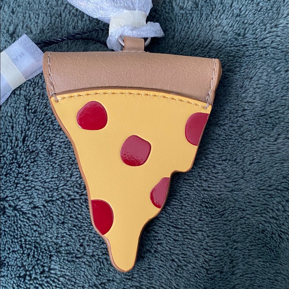 Marc Jacobs Pizza Slice bag charm - Picture 2 of 5
